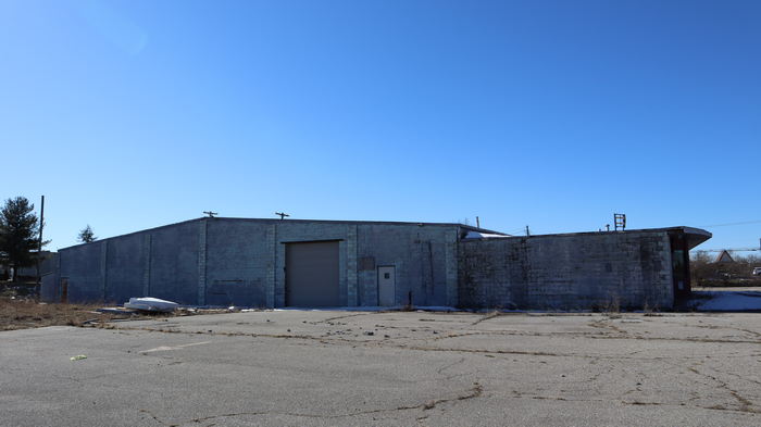 Gratiot Lanes - Feb 11 2023 Photo (newer photo)